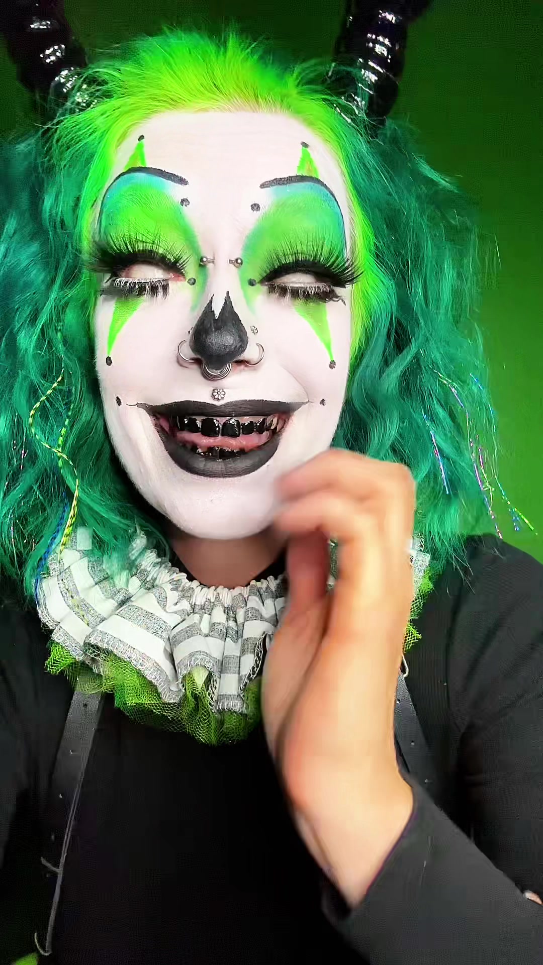 @leeloutheclown