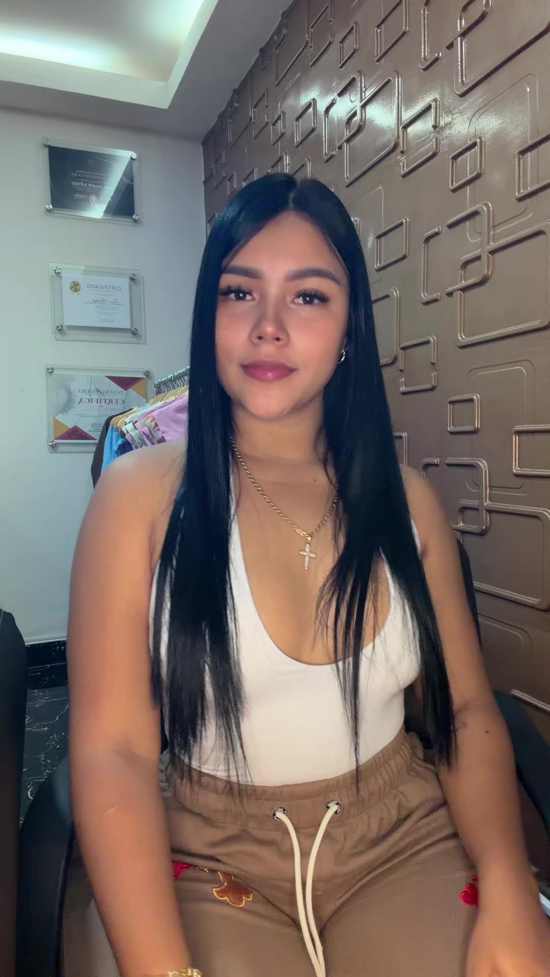 @Laura hurtado