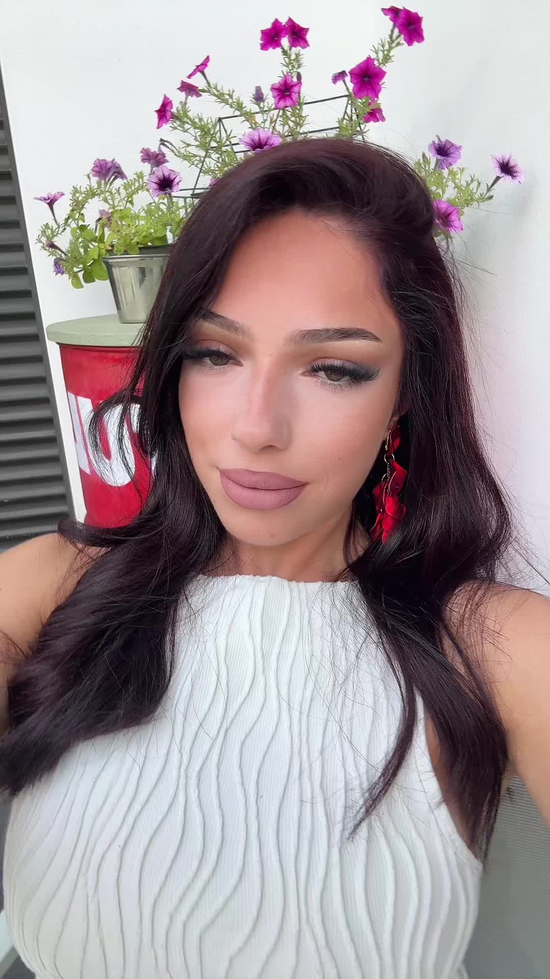 @L&eacute;a