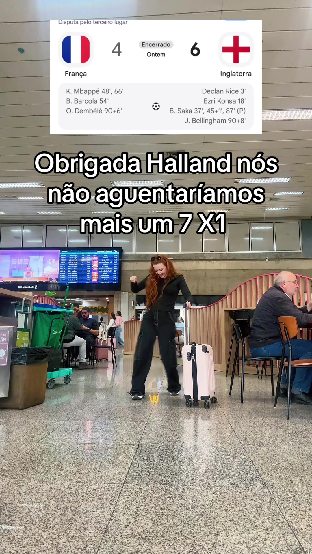 @J&uacute;nia M. Sousa