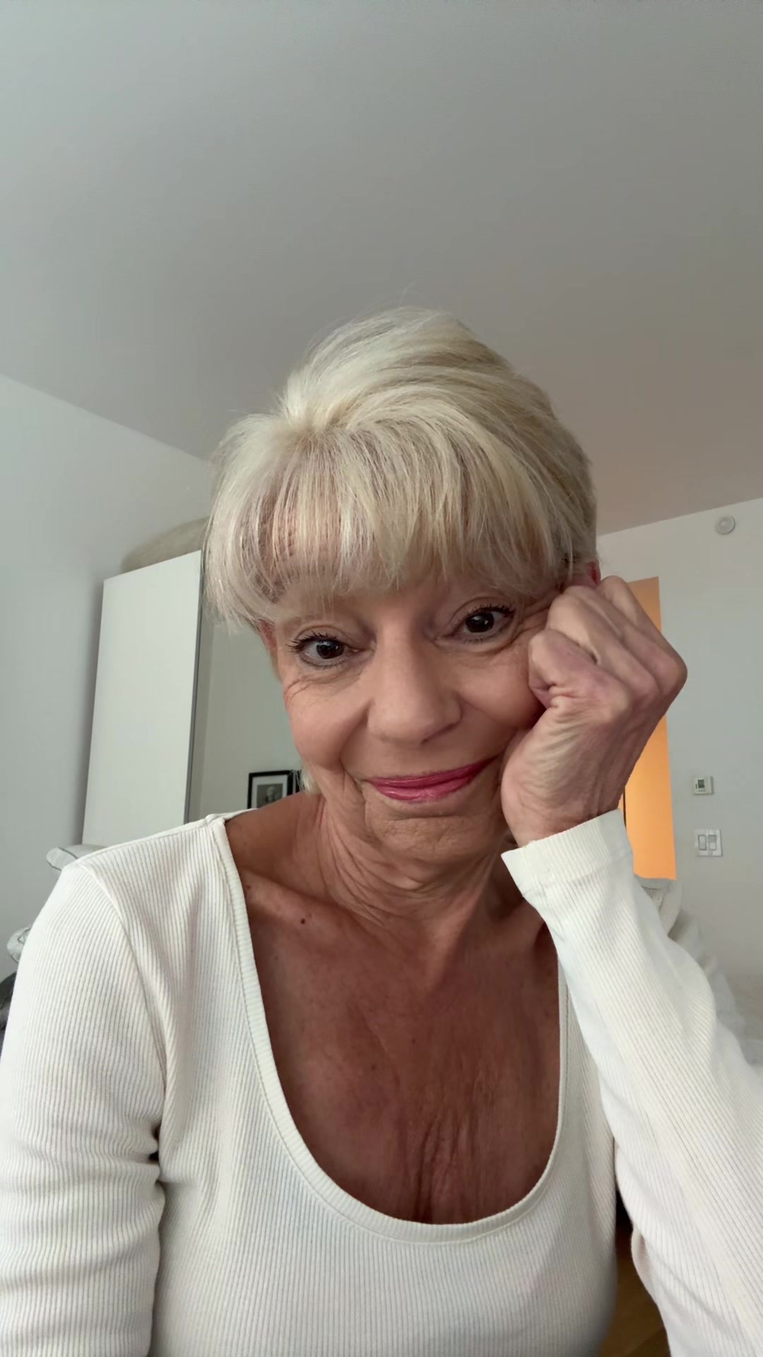 @Notes From A Barstool, UGC 60+