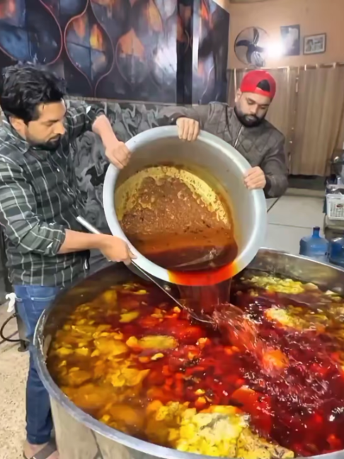 @wefoodiepk