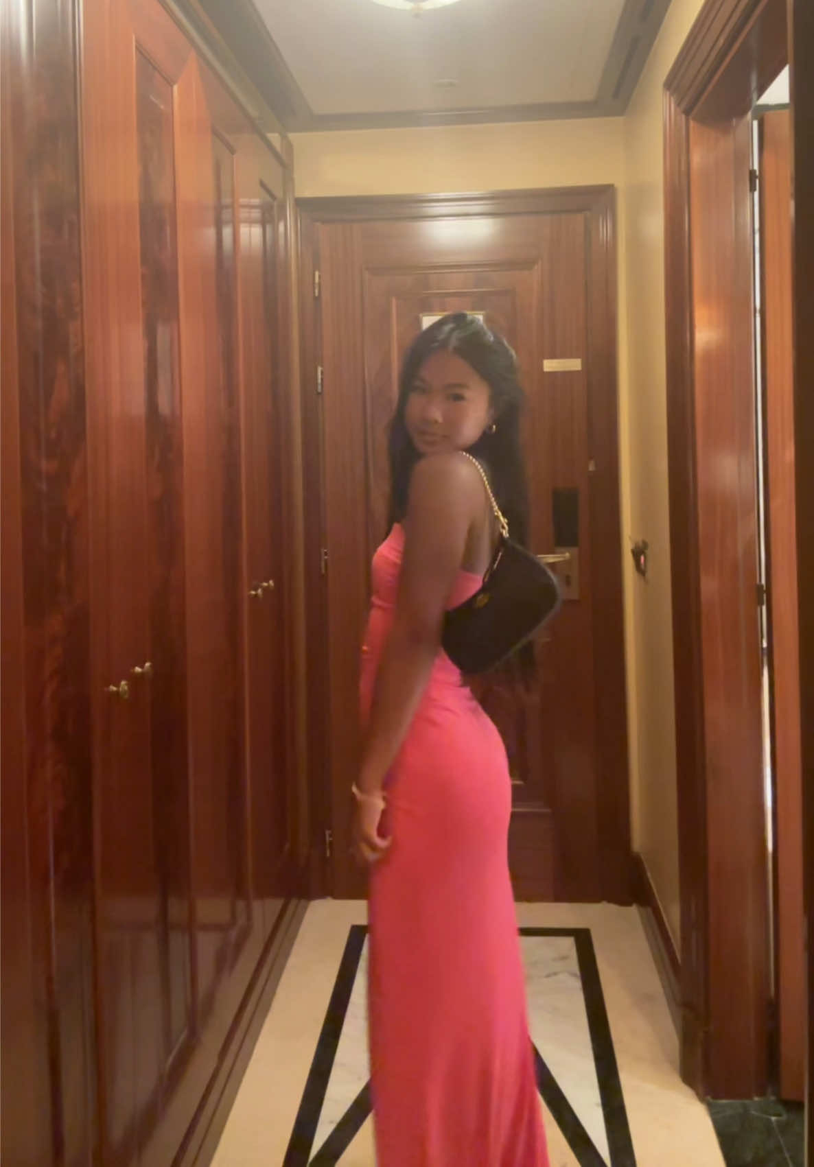 @bella