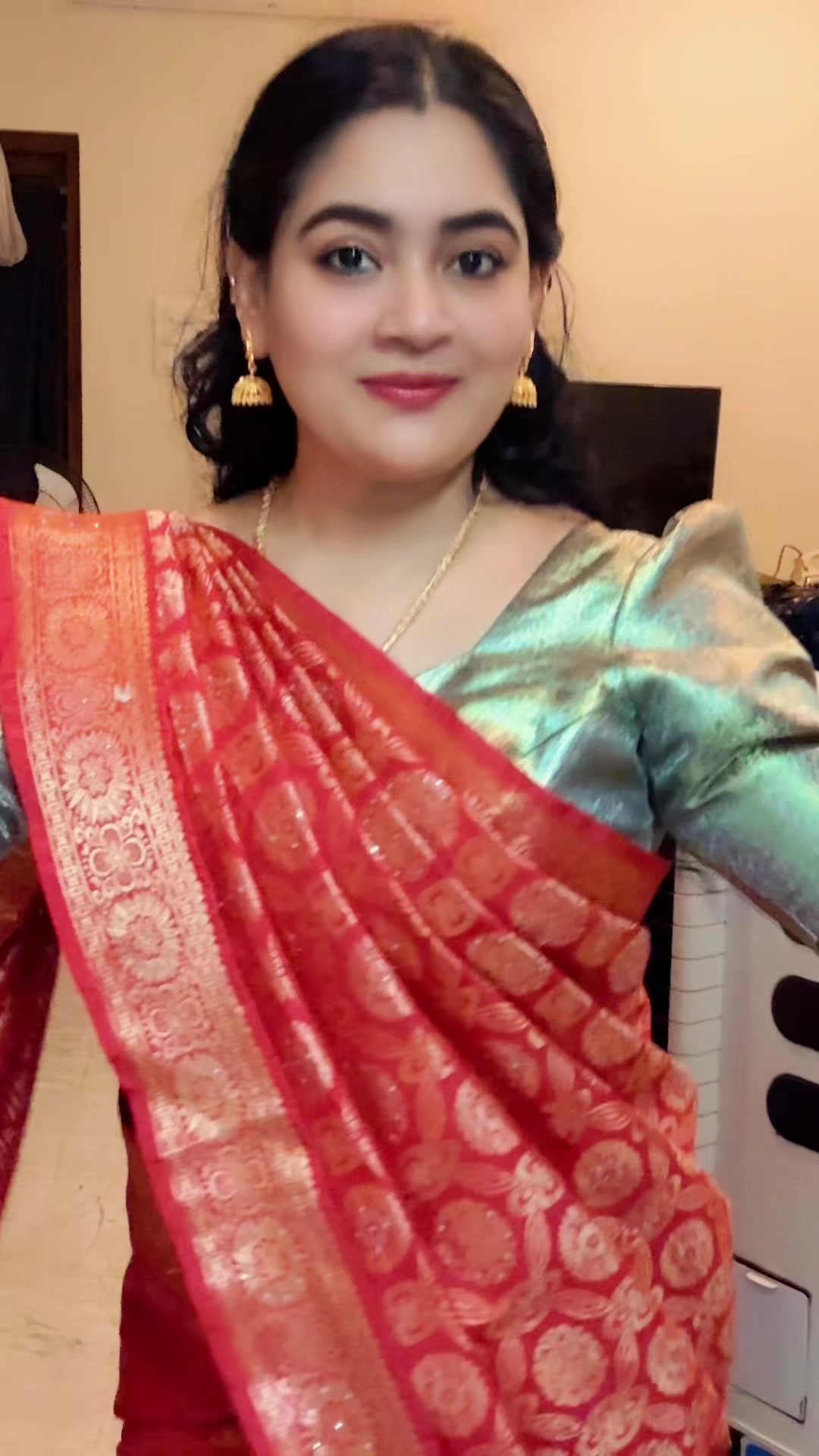 @പോന്നു മിന്നു