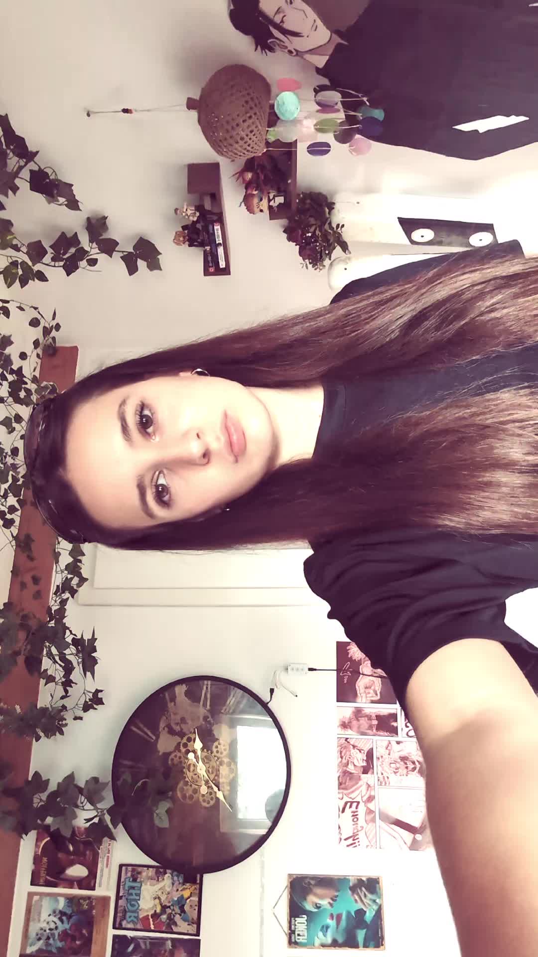 @𝐿𝒶𝓊𝓇𝒶✌️