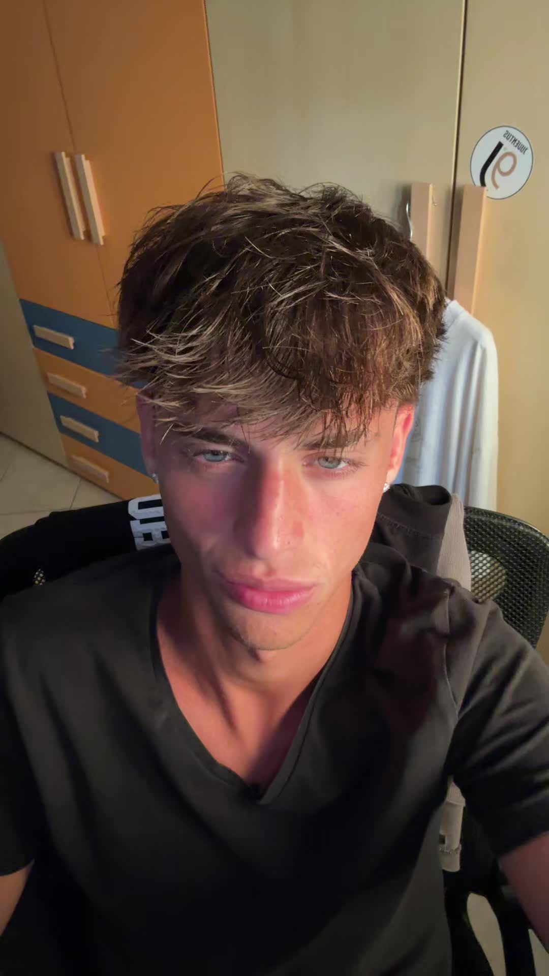 @𝑨 𝑳 𝑬 ♛