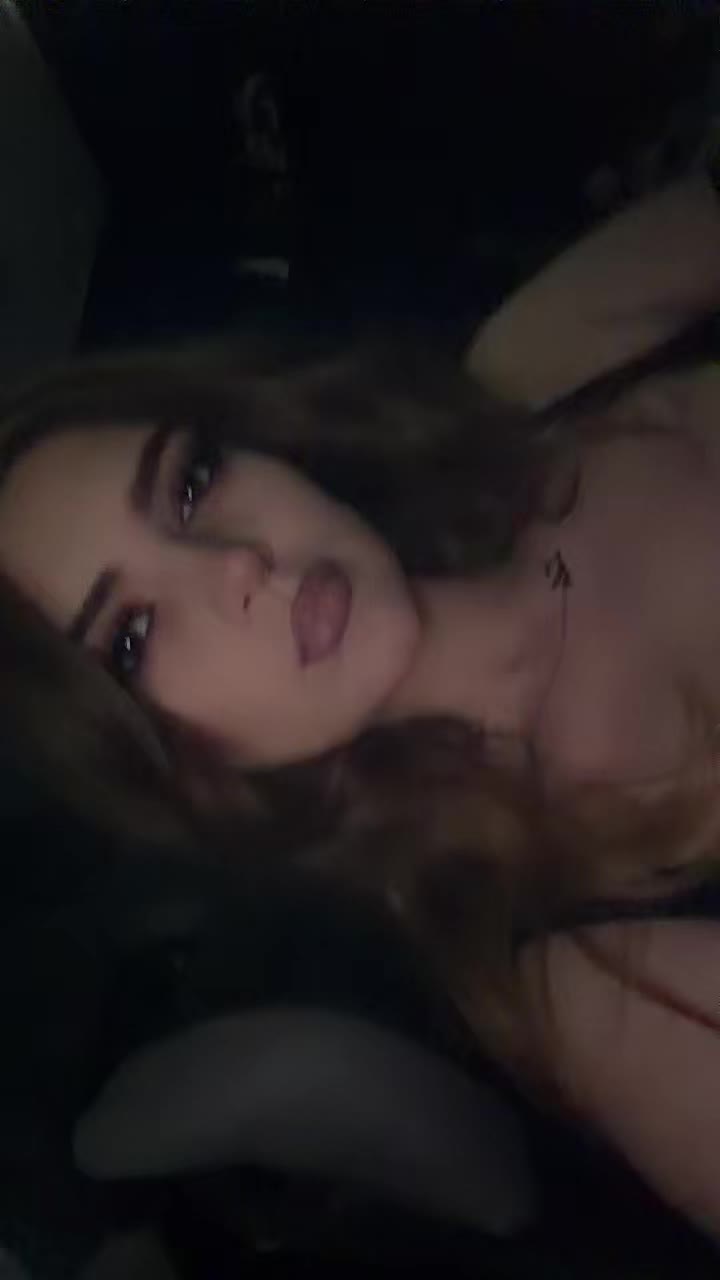 @IslaTheVampire