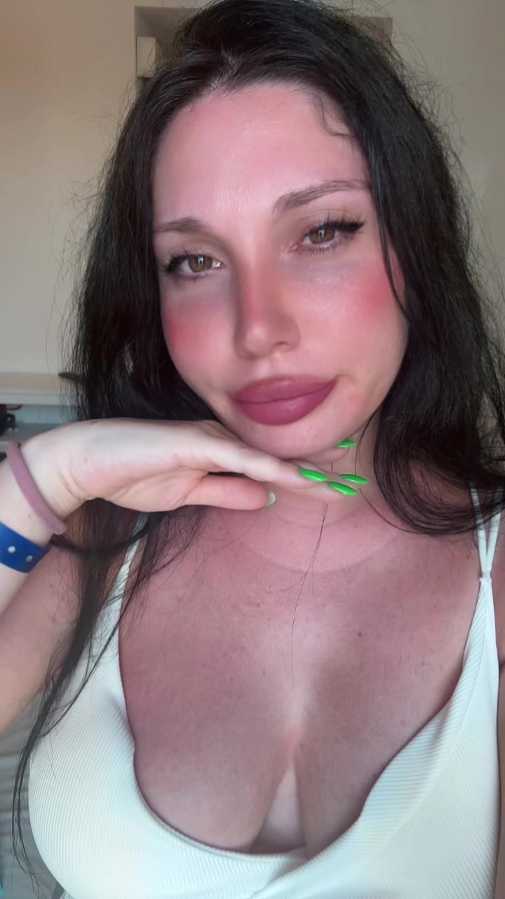 @Valeria94