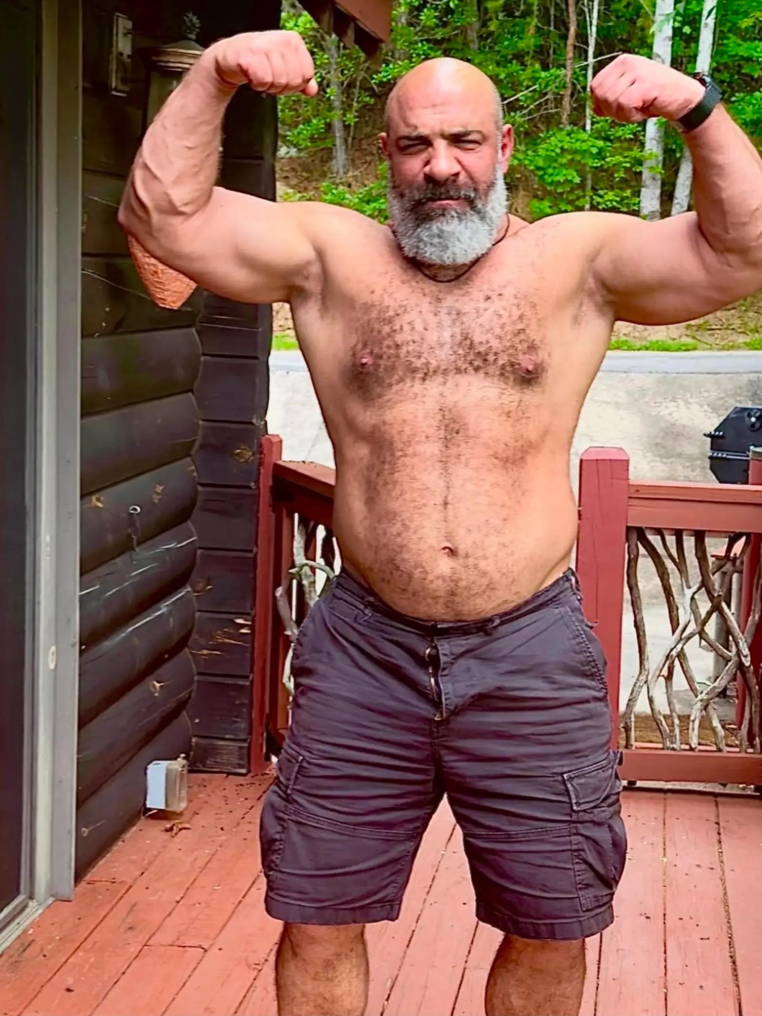 @muscledaddies