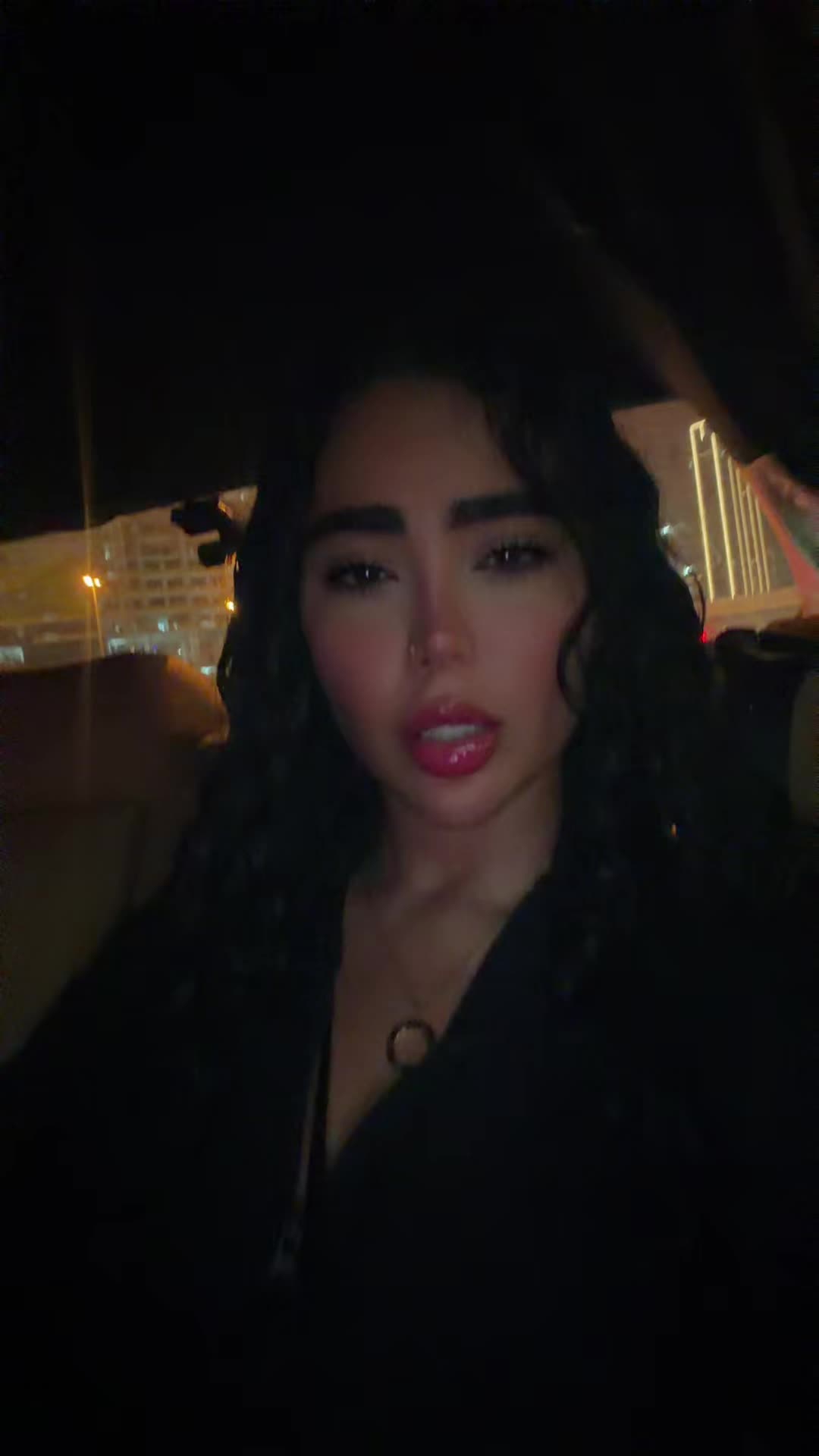 @melikam.mo