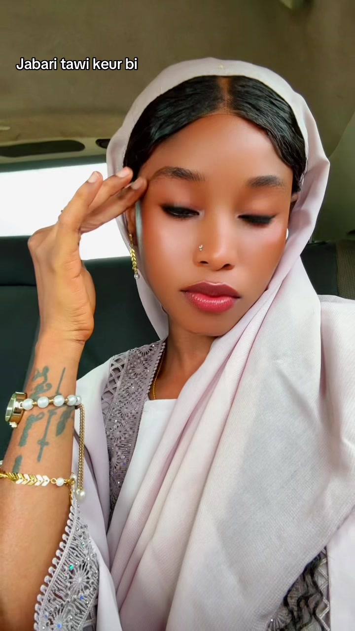 @AMINAH🧿