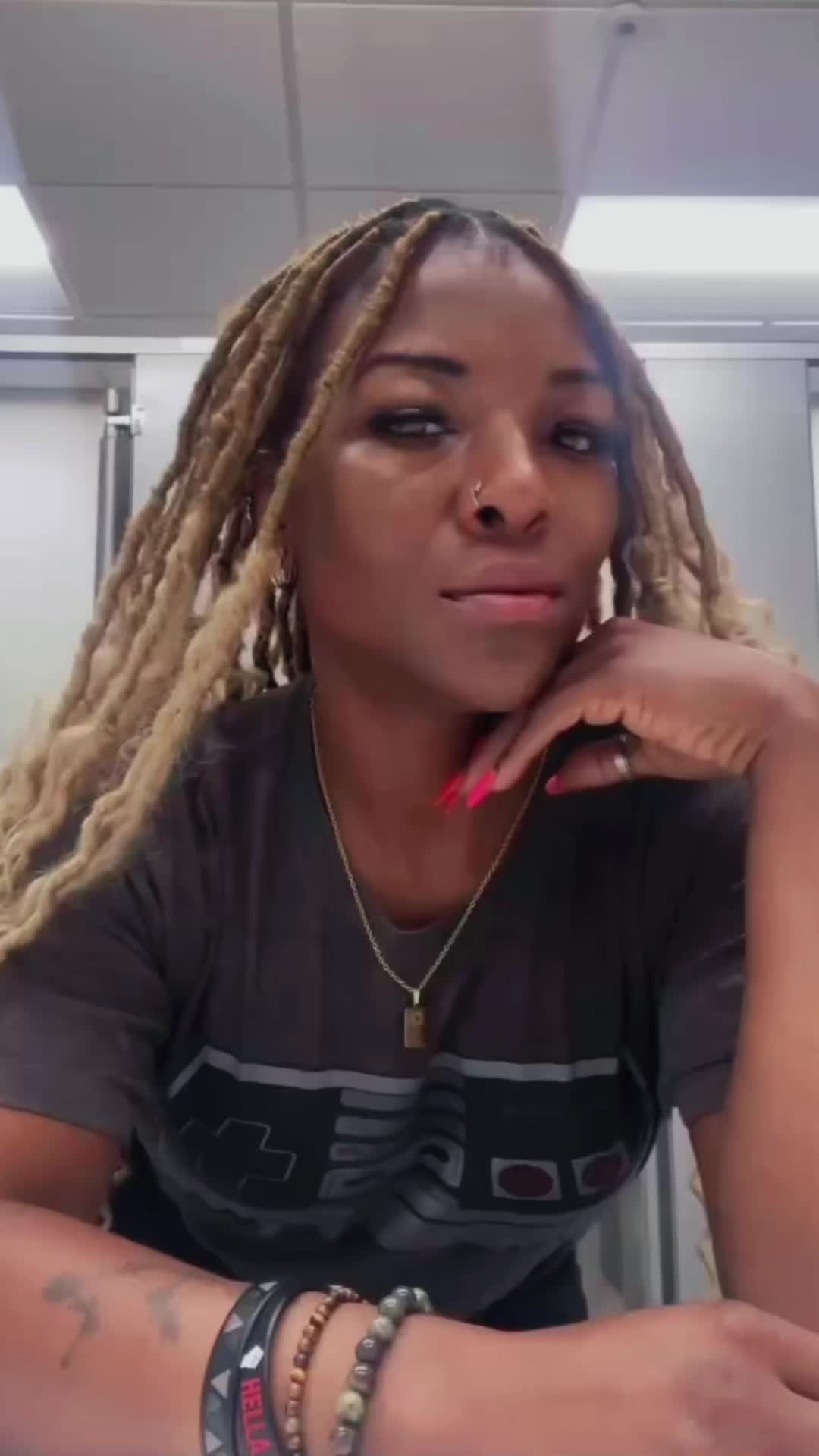 @E-B-O-N-I🧚🏾🧚🏾&zwj;♀️🧚🏾&zwj;♂️