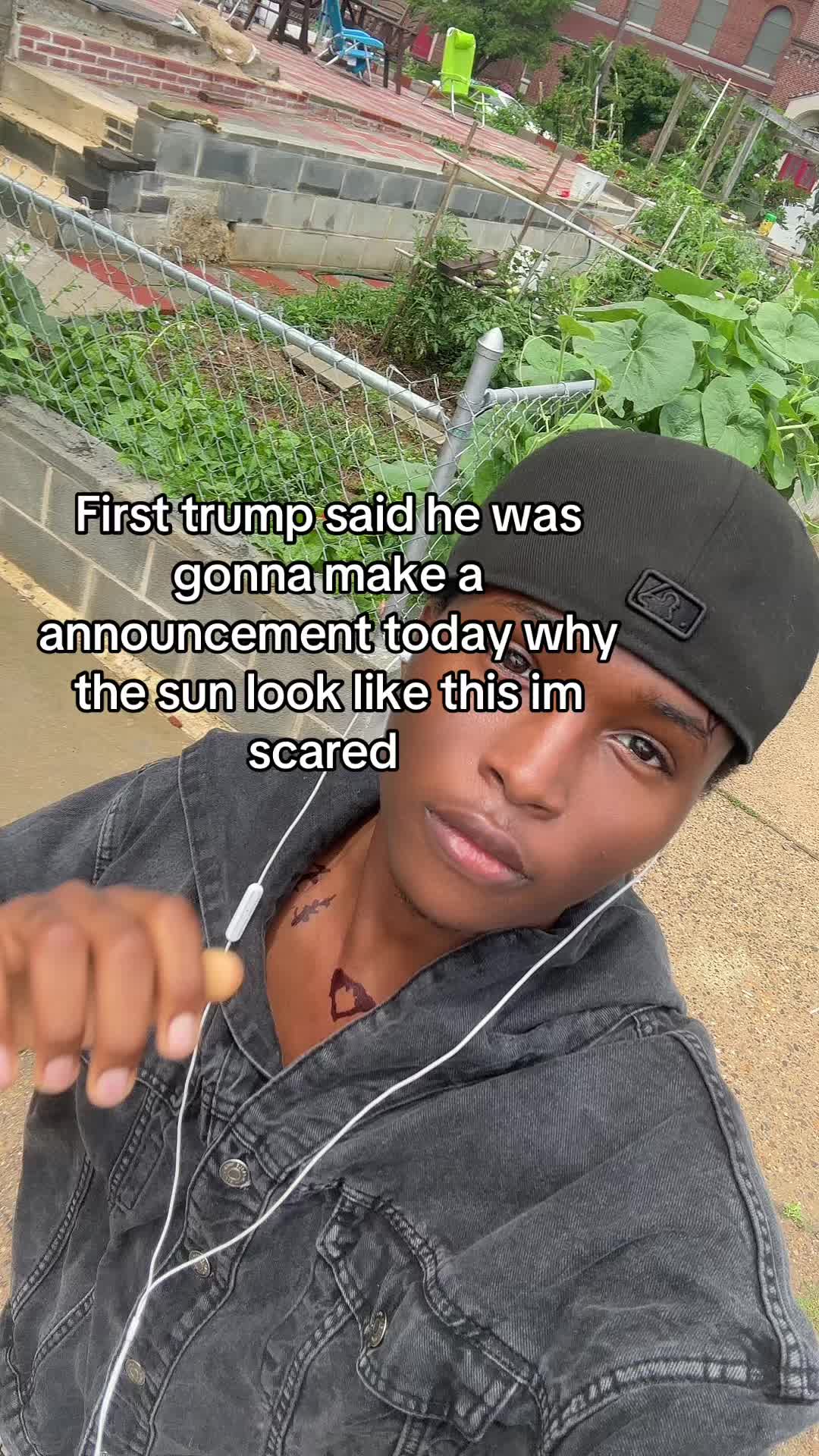 @⃟