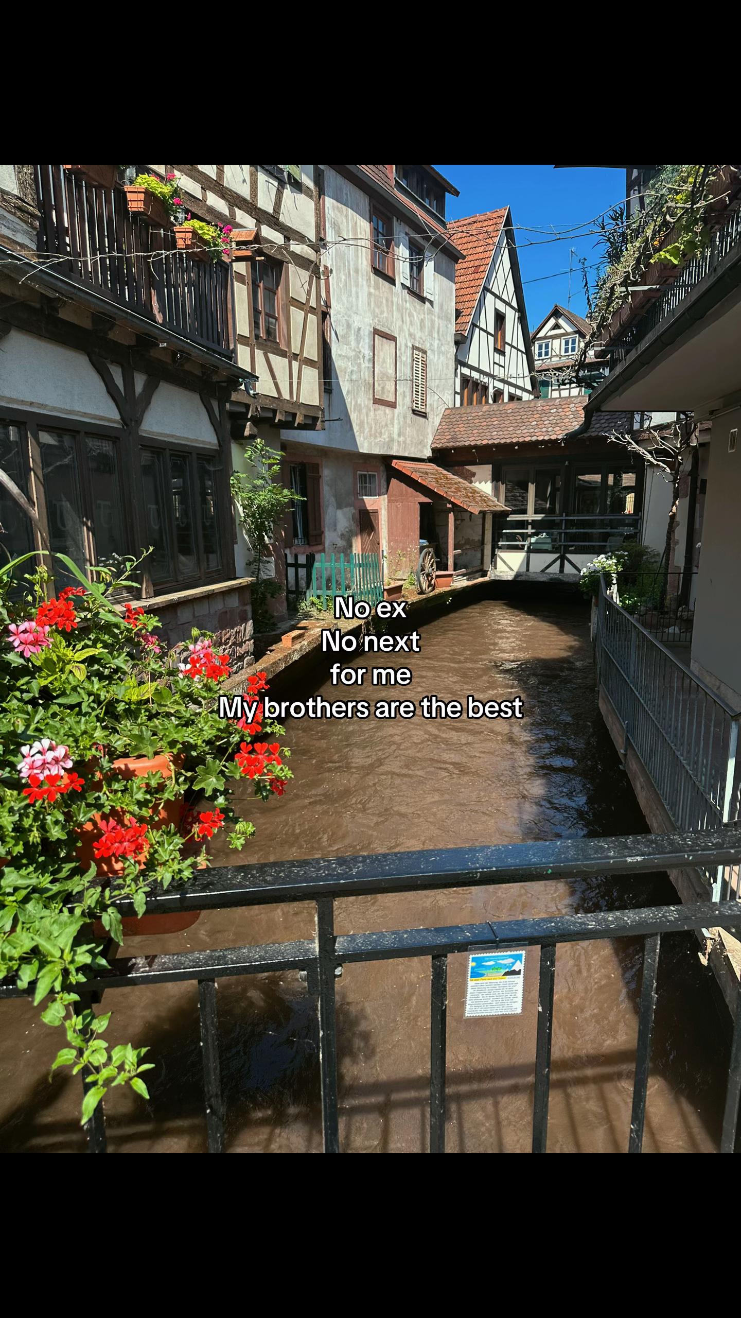 @L. ♱