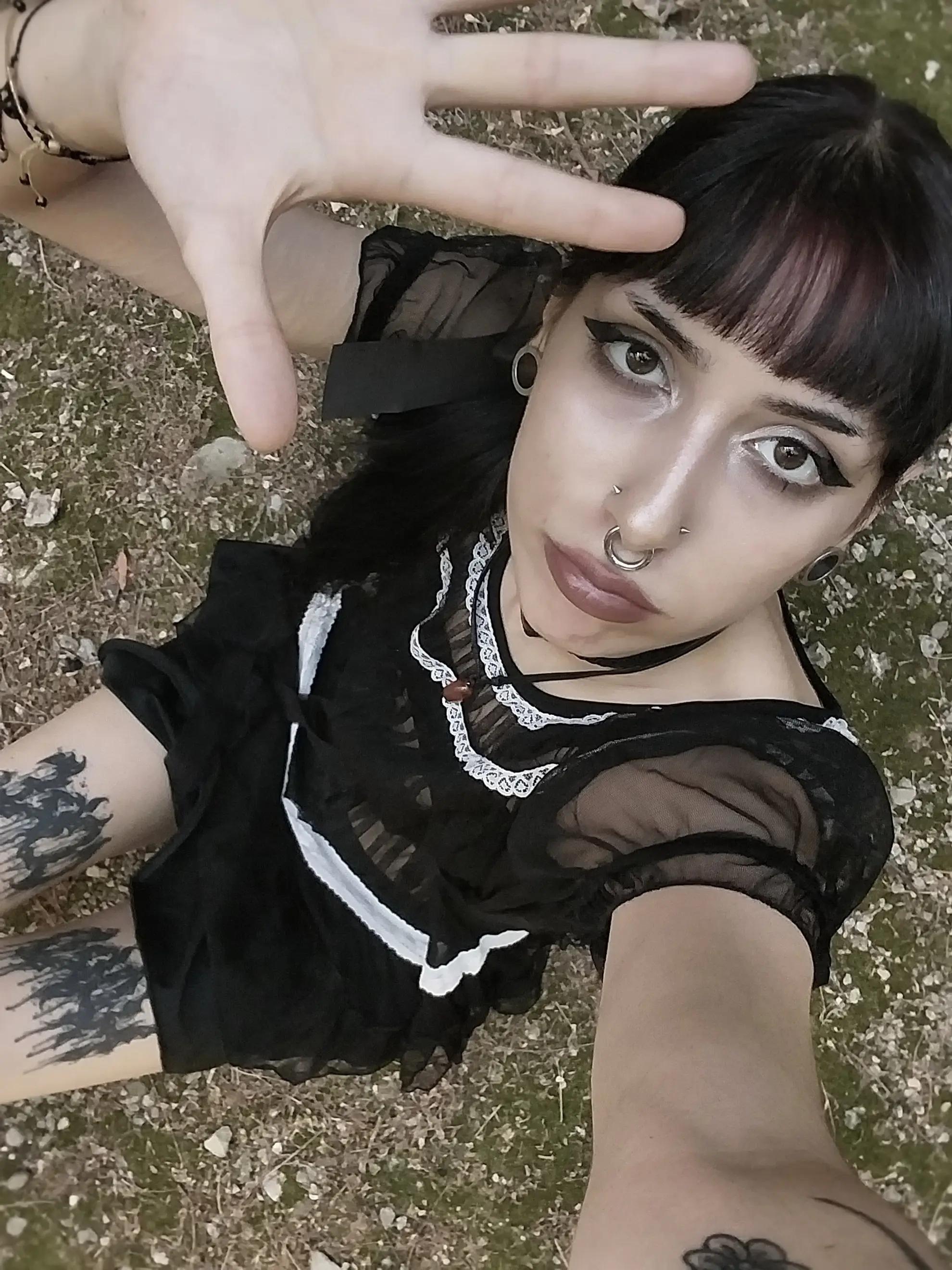 @𝕯𝖔𝖑𝖑'𝖘 𝖗𝖔𝖚𝖙𝖎𝖓𝖊.