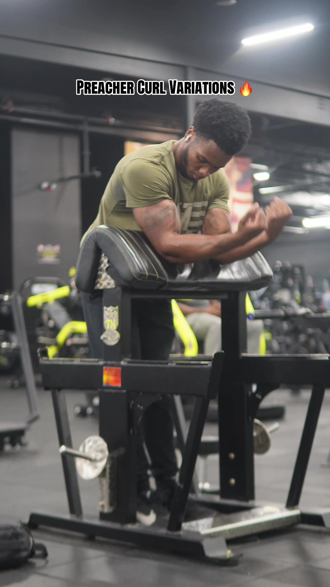 @MoeGainzFit😤