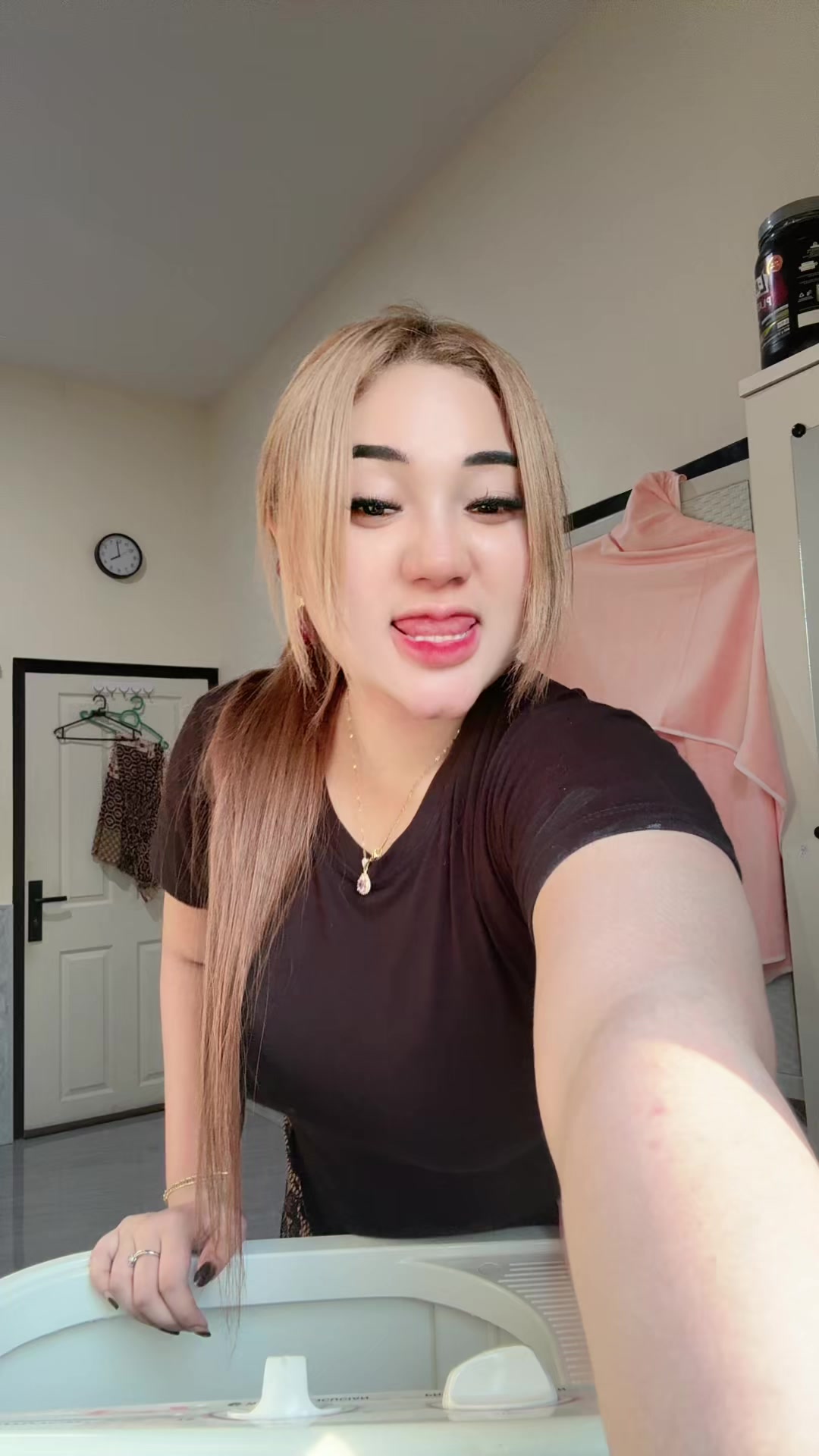 @inisintottyy