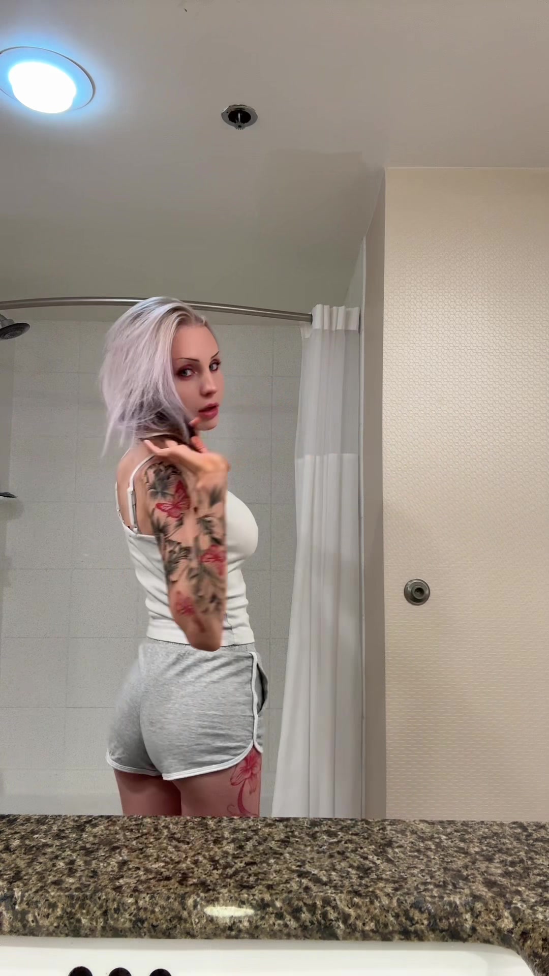 @ellie_ayers