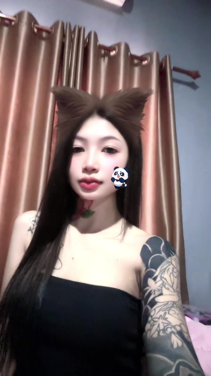 @小英[?] 14.7K🇱🇦🇹🇼 🤍