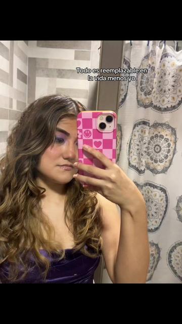 @Vicky🐈👸💜