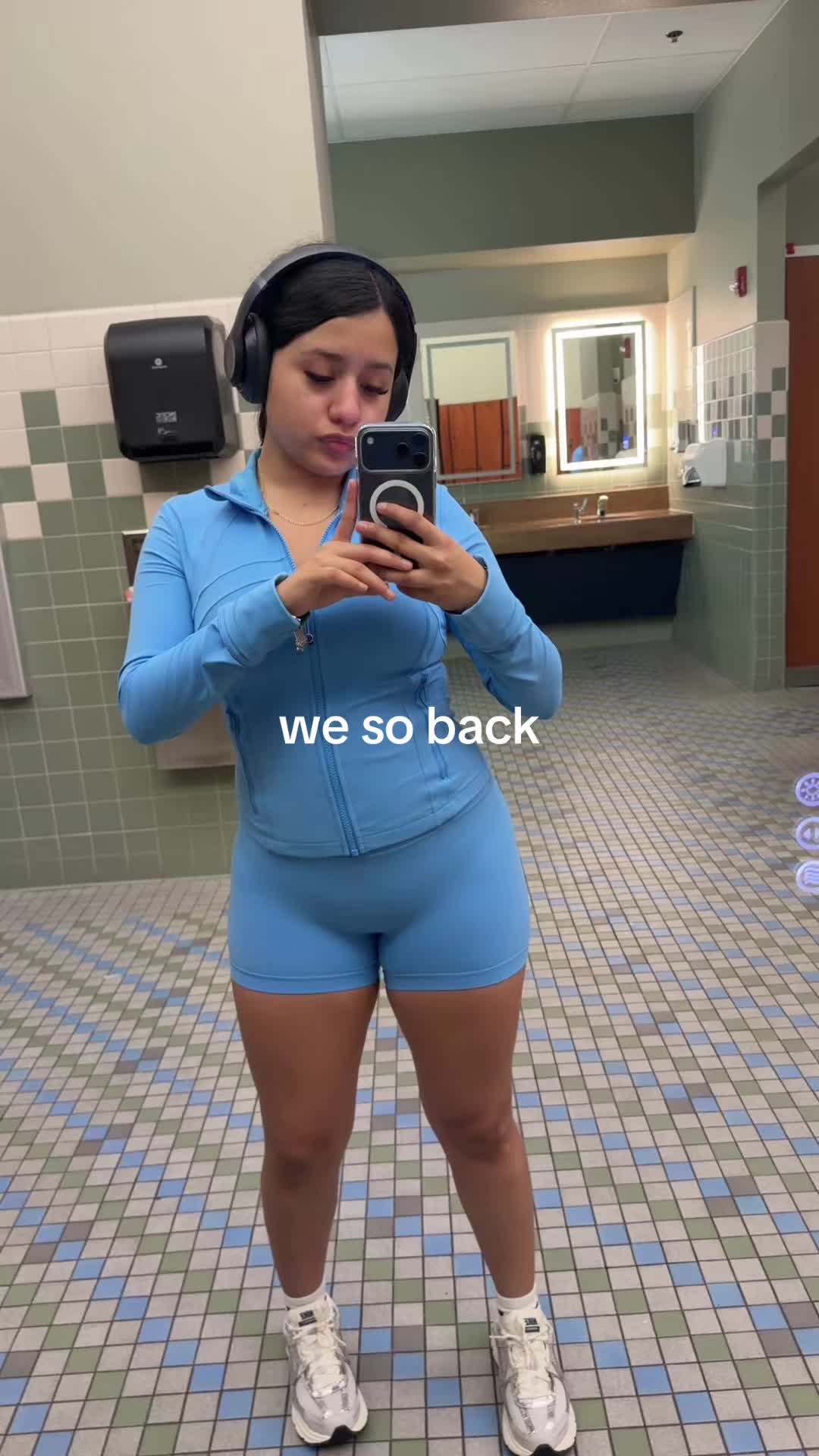 @bella
