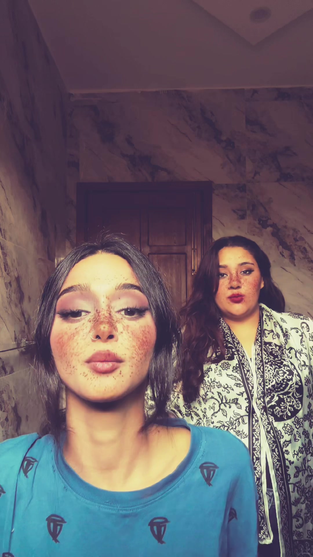 @ayeshaazhar_official