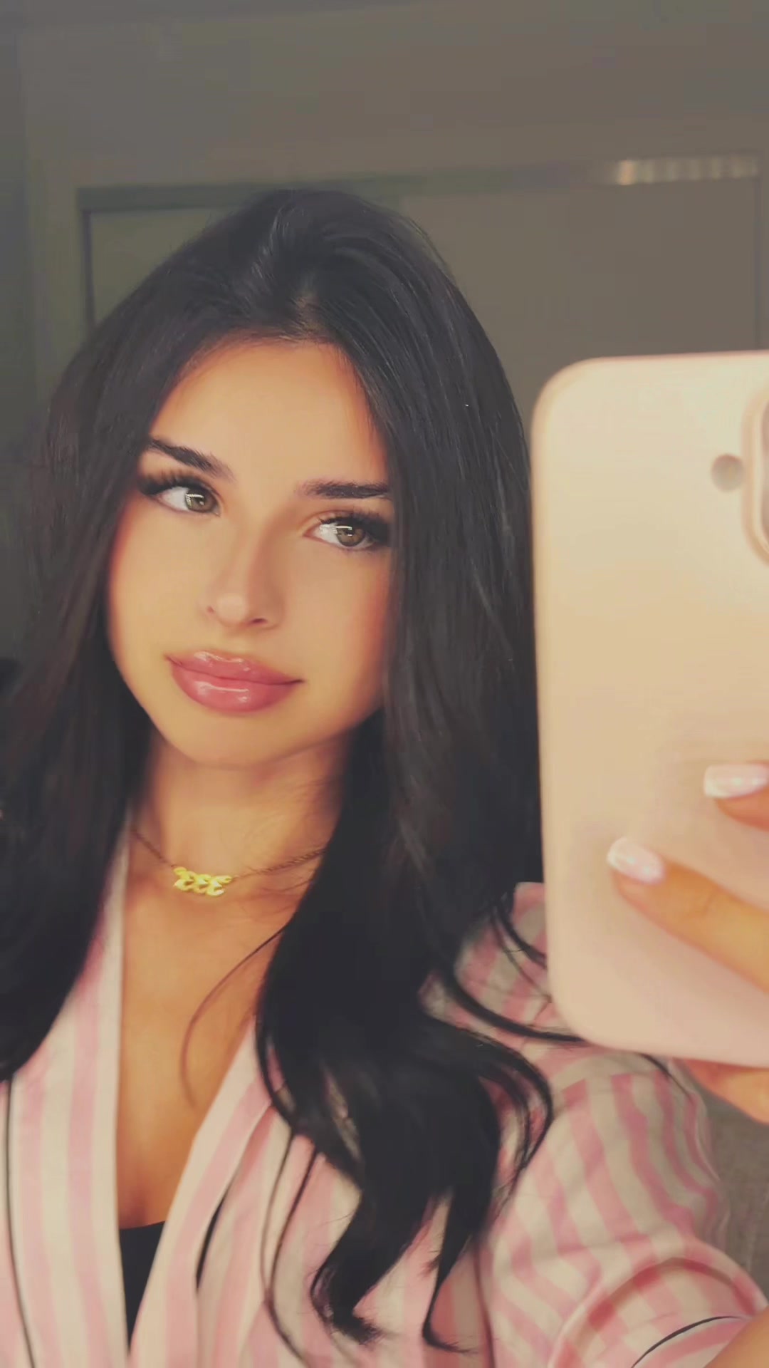 @vickyguez