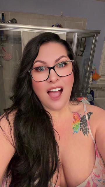 @CurvyCutie2018