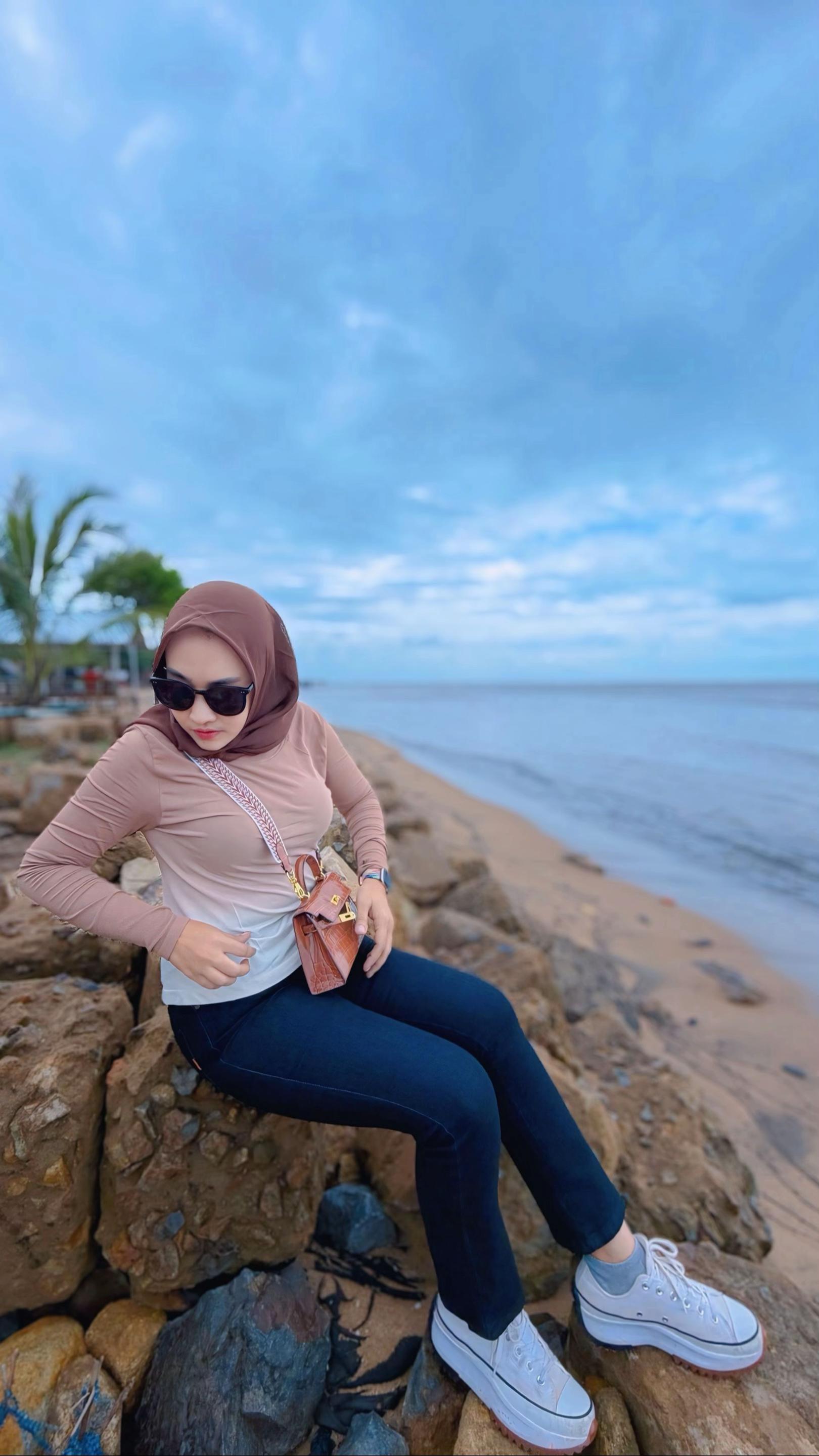 @KacaMataHitam