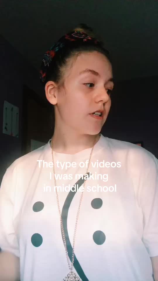 @lindsiemari