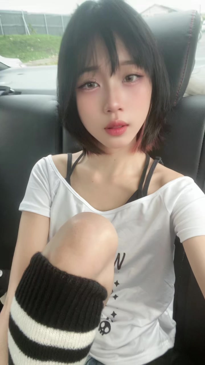 @Emi 🐇