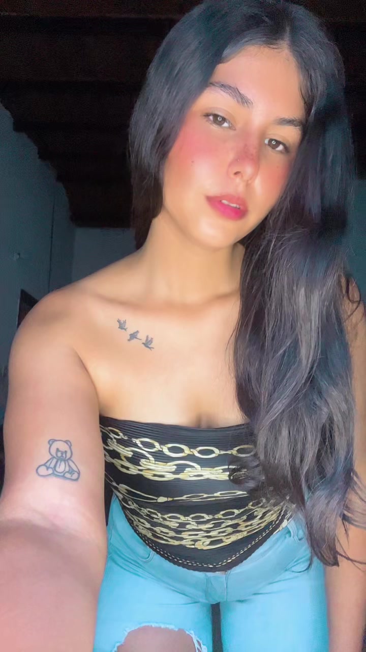 @NOHELY  MI ANGEL 👸🏻