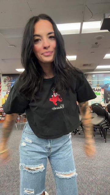 @Laura 📚 🌎 🖤