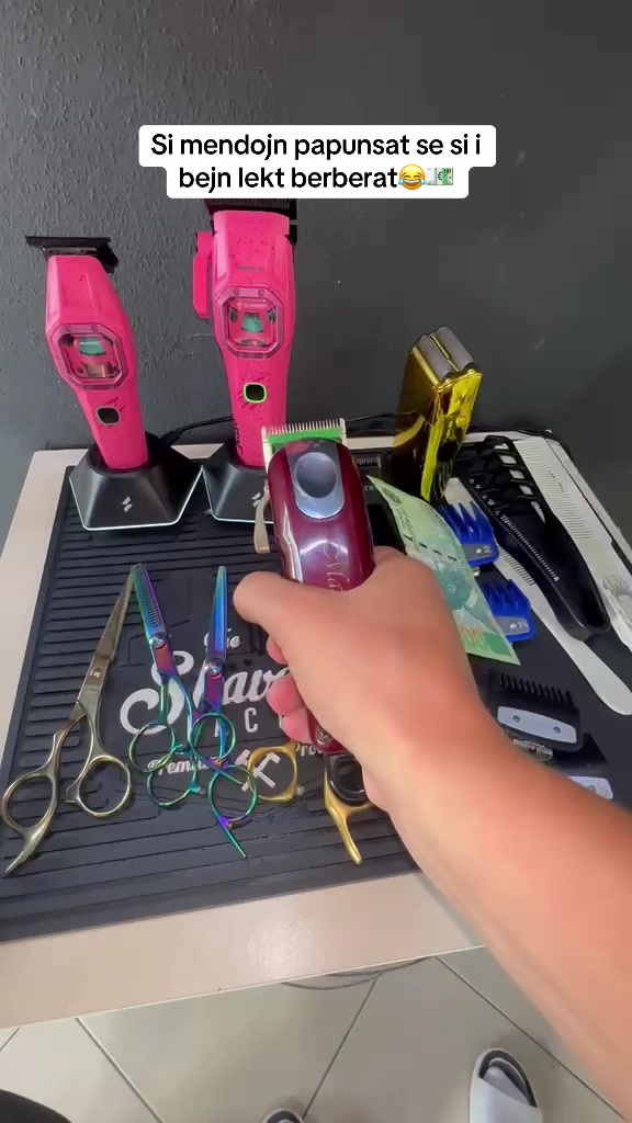 @BarberGlori