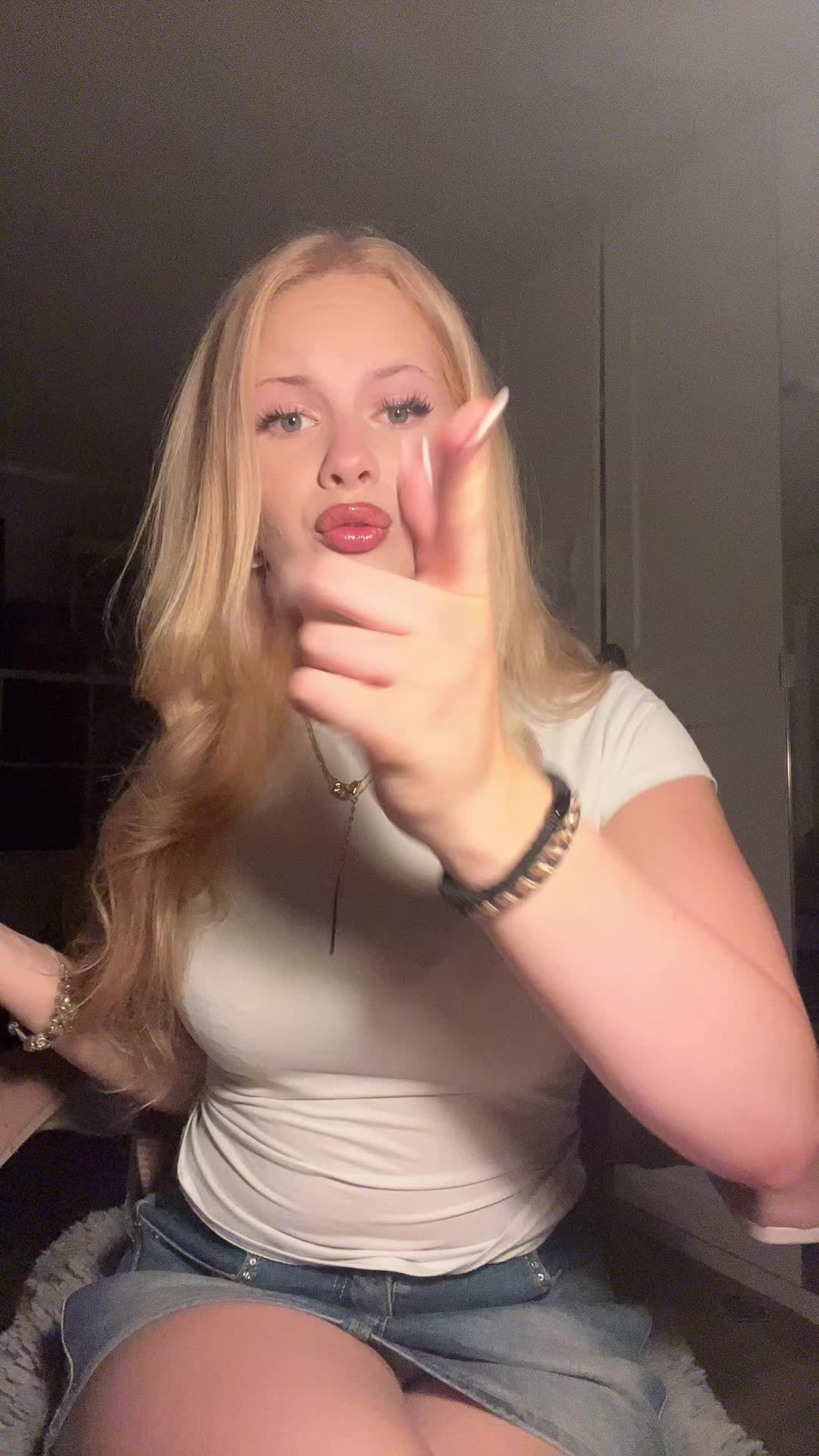 @Laura