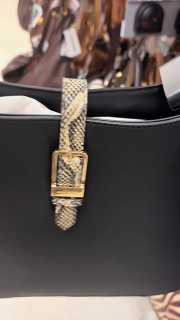 @theshoppingfren🛒🛍️👠👛👗