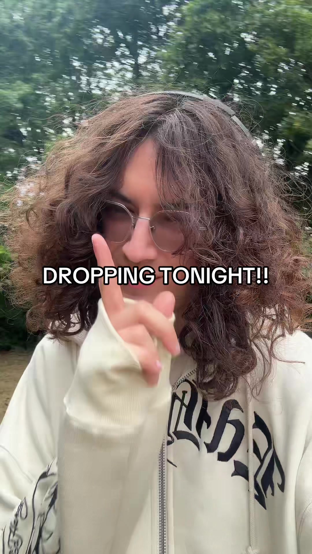 @Vyzer