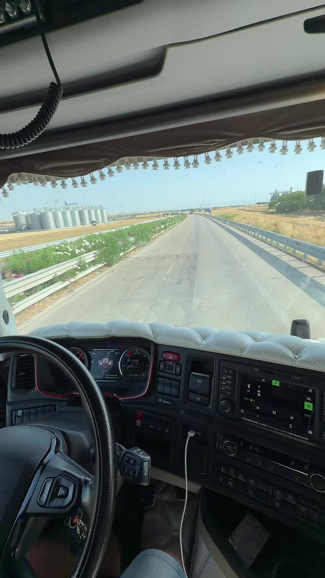 @😎