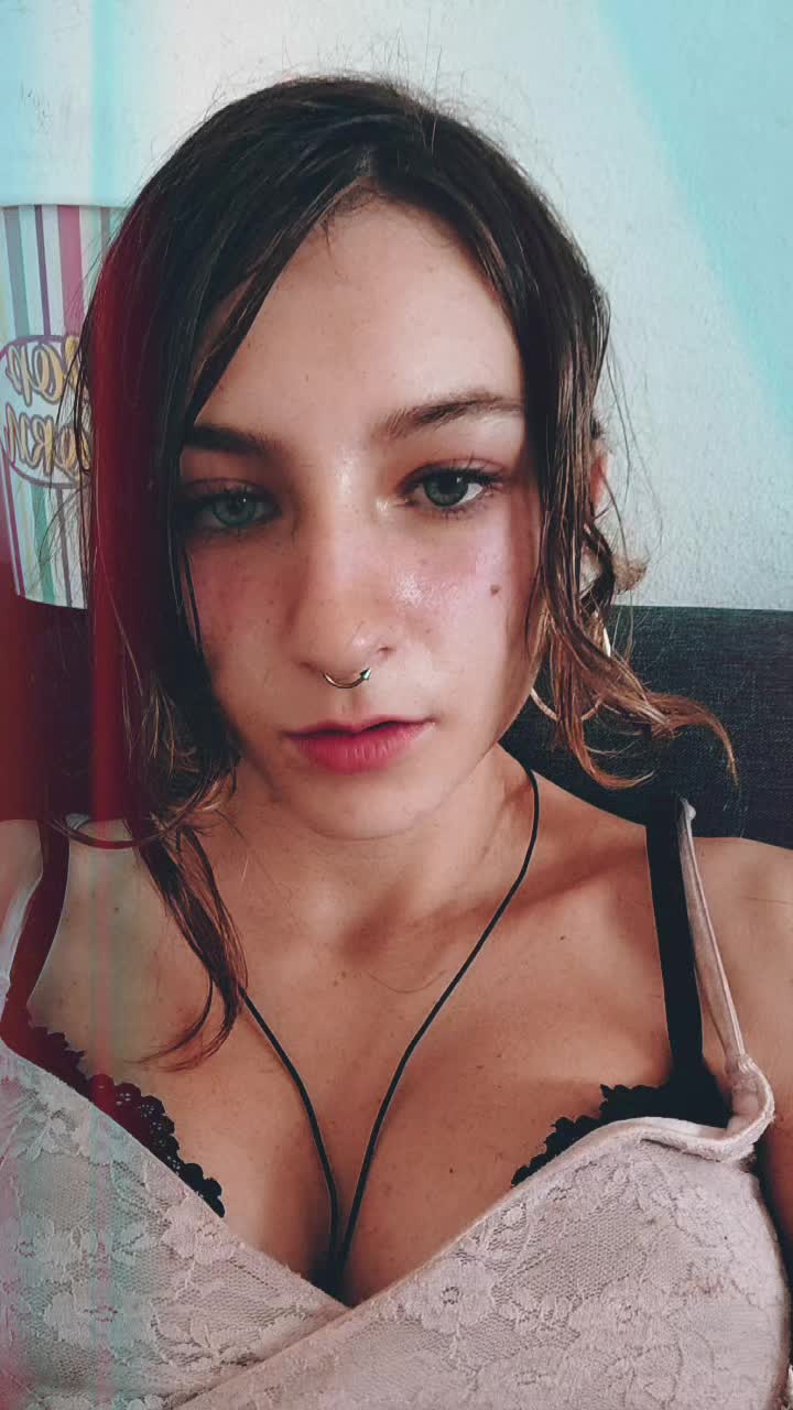 @queen_of_flowers_and_death