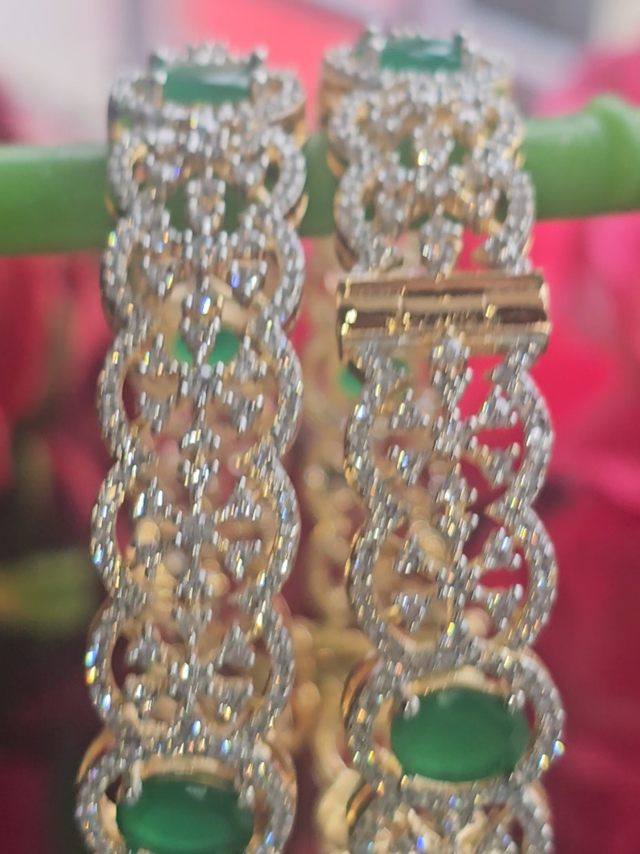 @KarizmaFashion