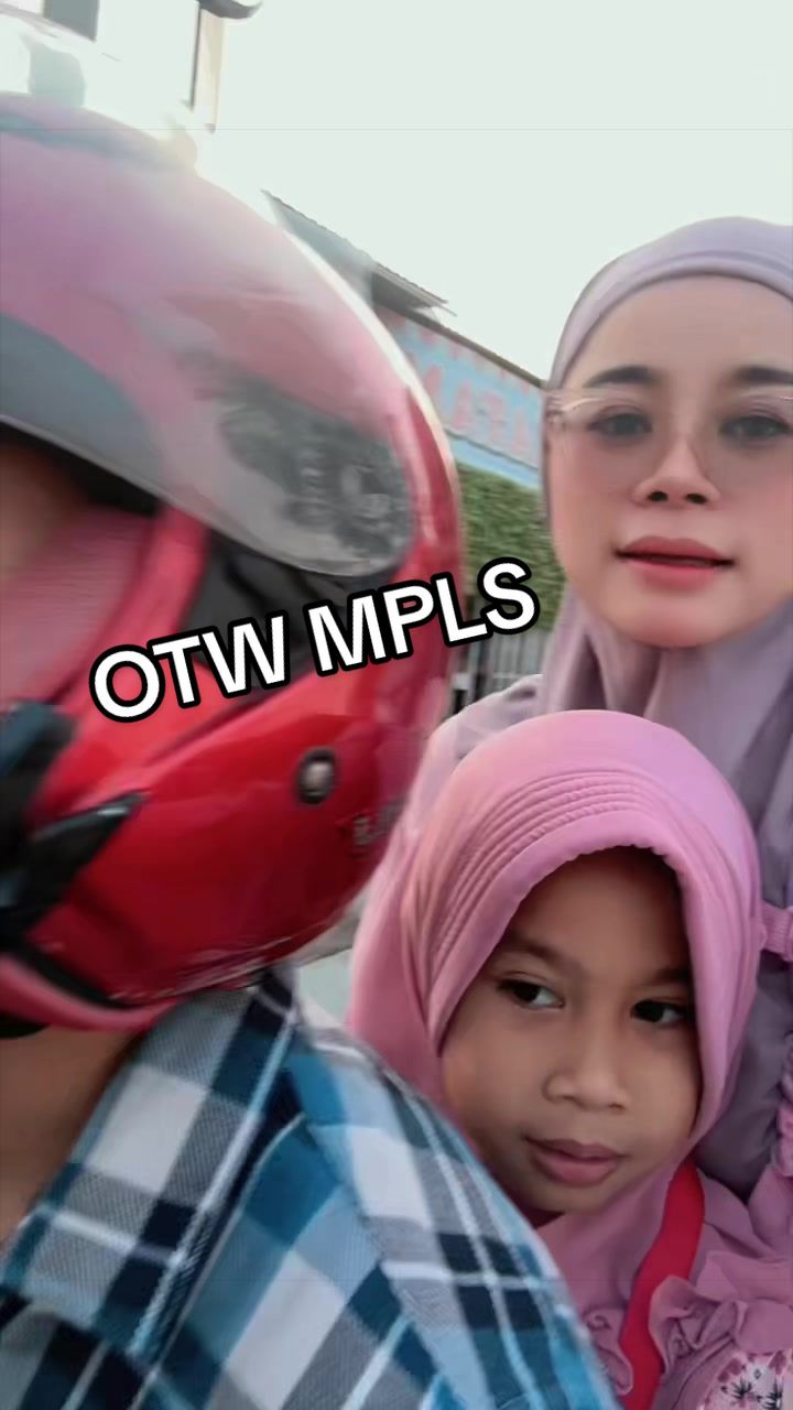 @AZRINA VEIL