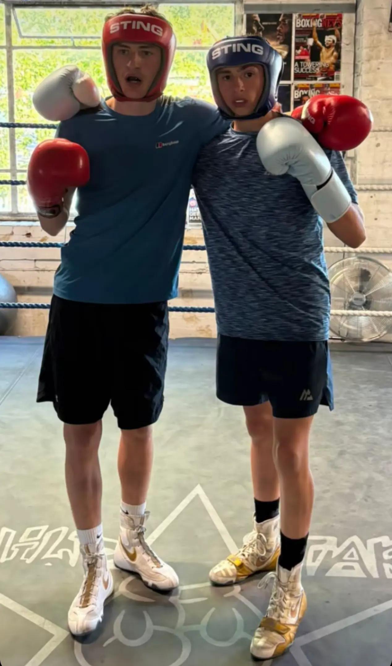 @Karlen🥊