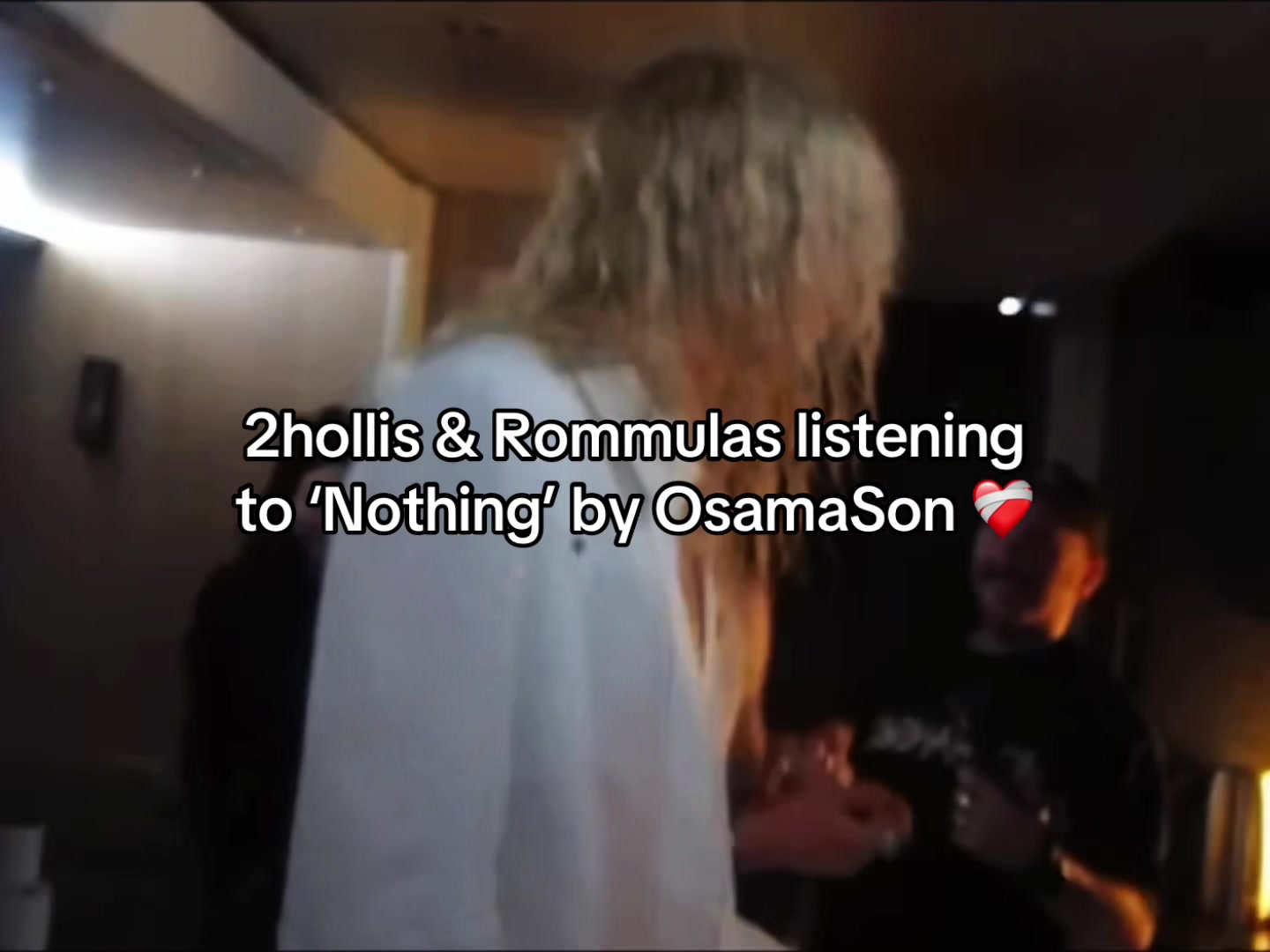 @2hollis Fan Page