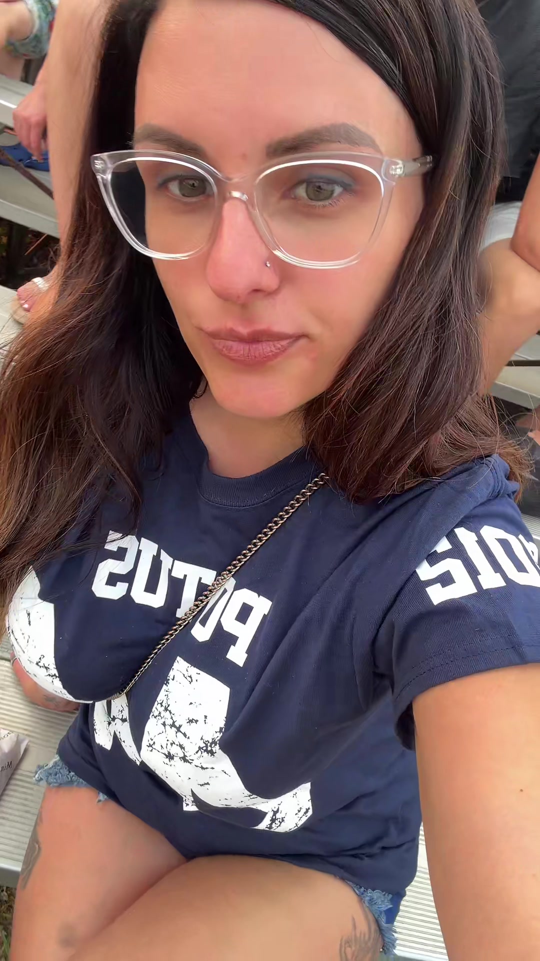 @Barefootmamamnvibes