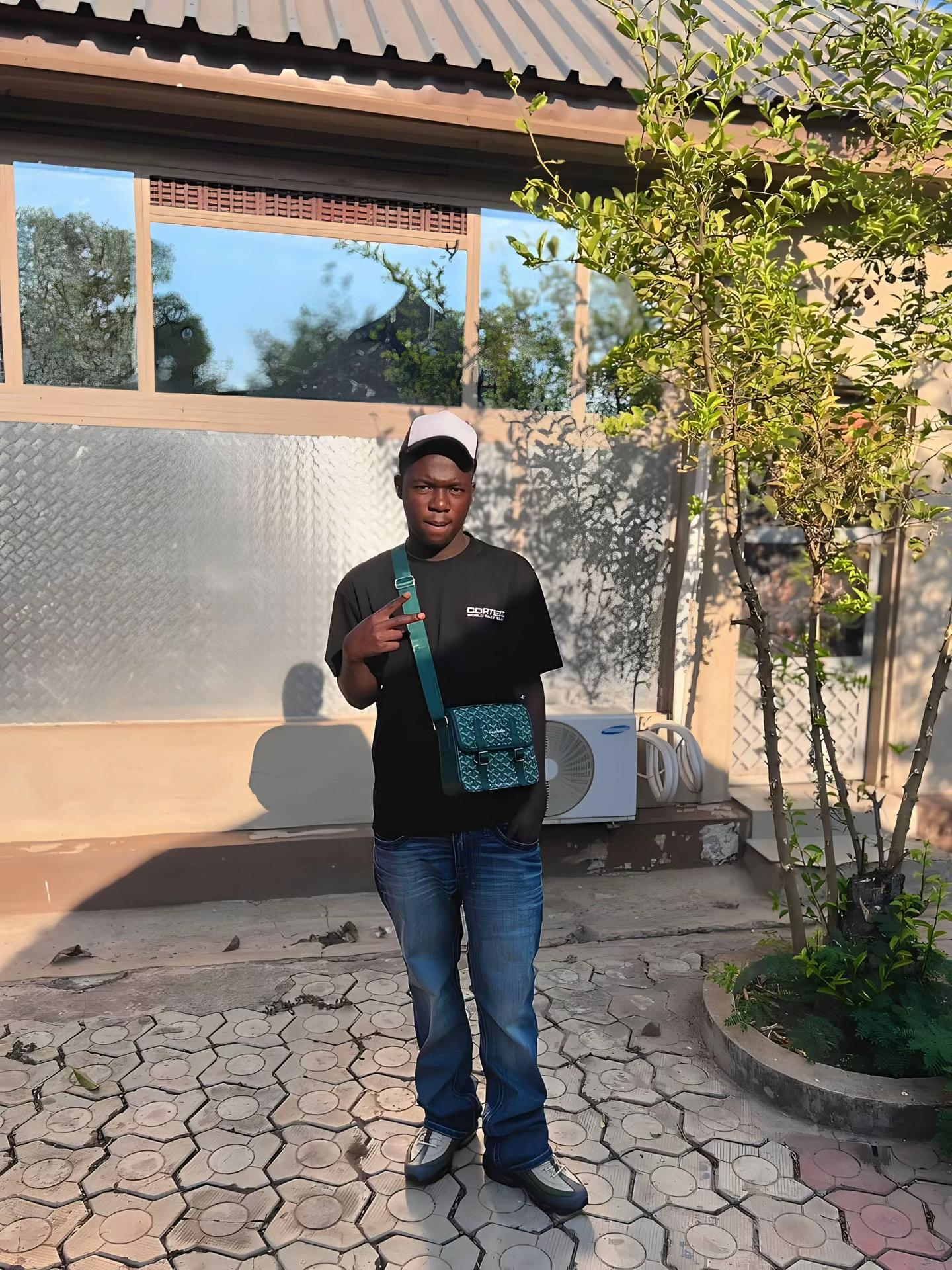 @Bastos 🏴&zwj;☠️
