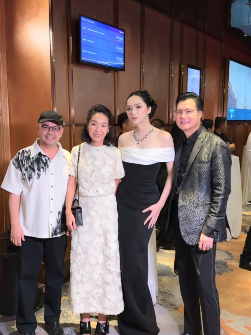 @✨️Ph&oacute;ng vi&ecirc;n thường tr&uacute;👑