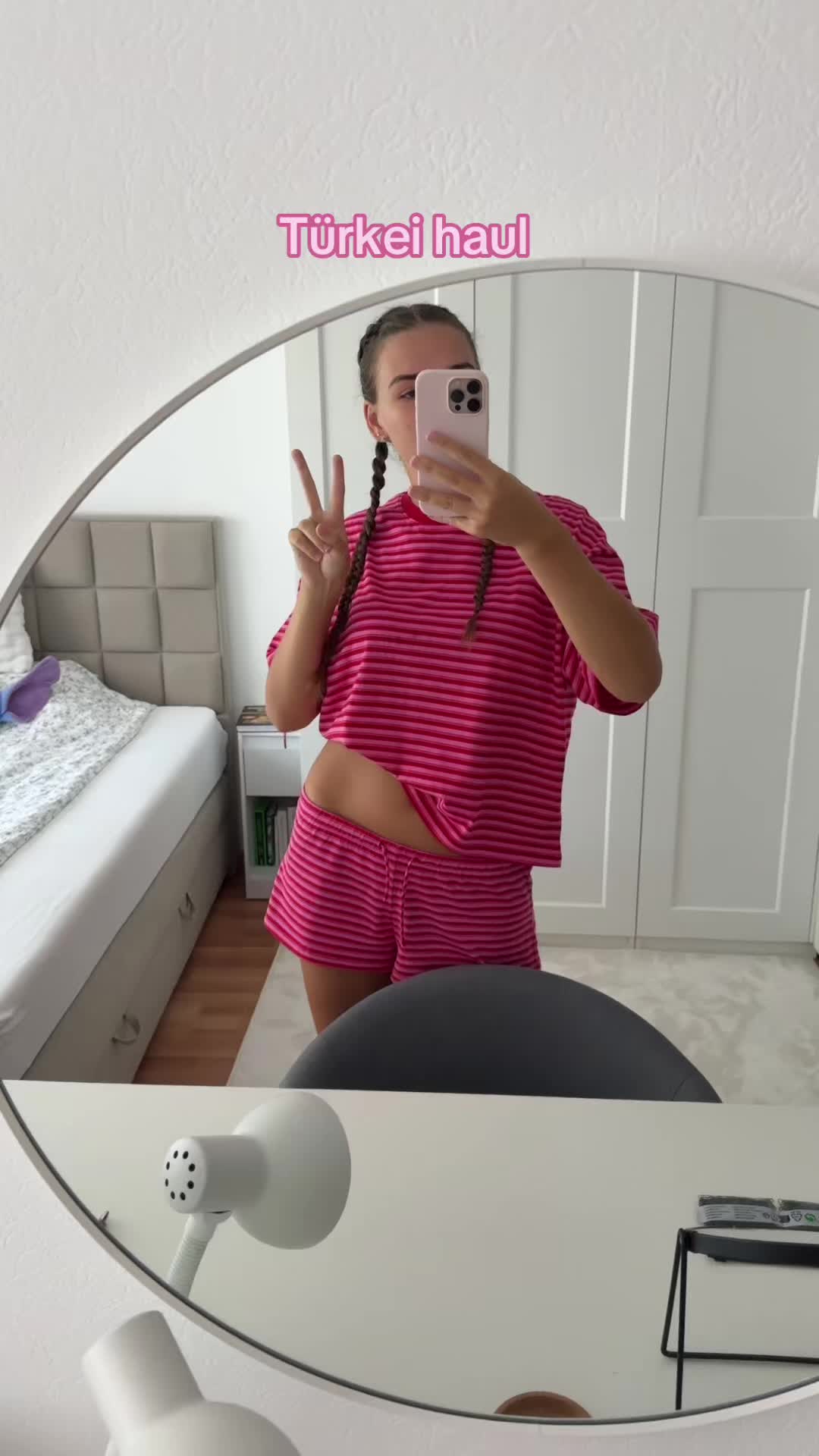 @Juliaxeumel