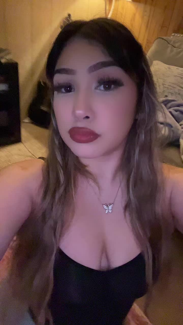 @Angelina🦋