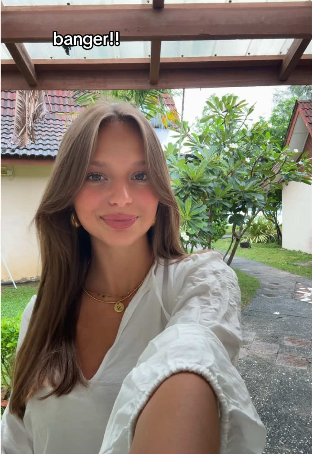 @<33