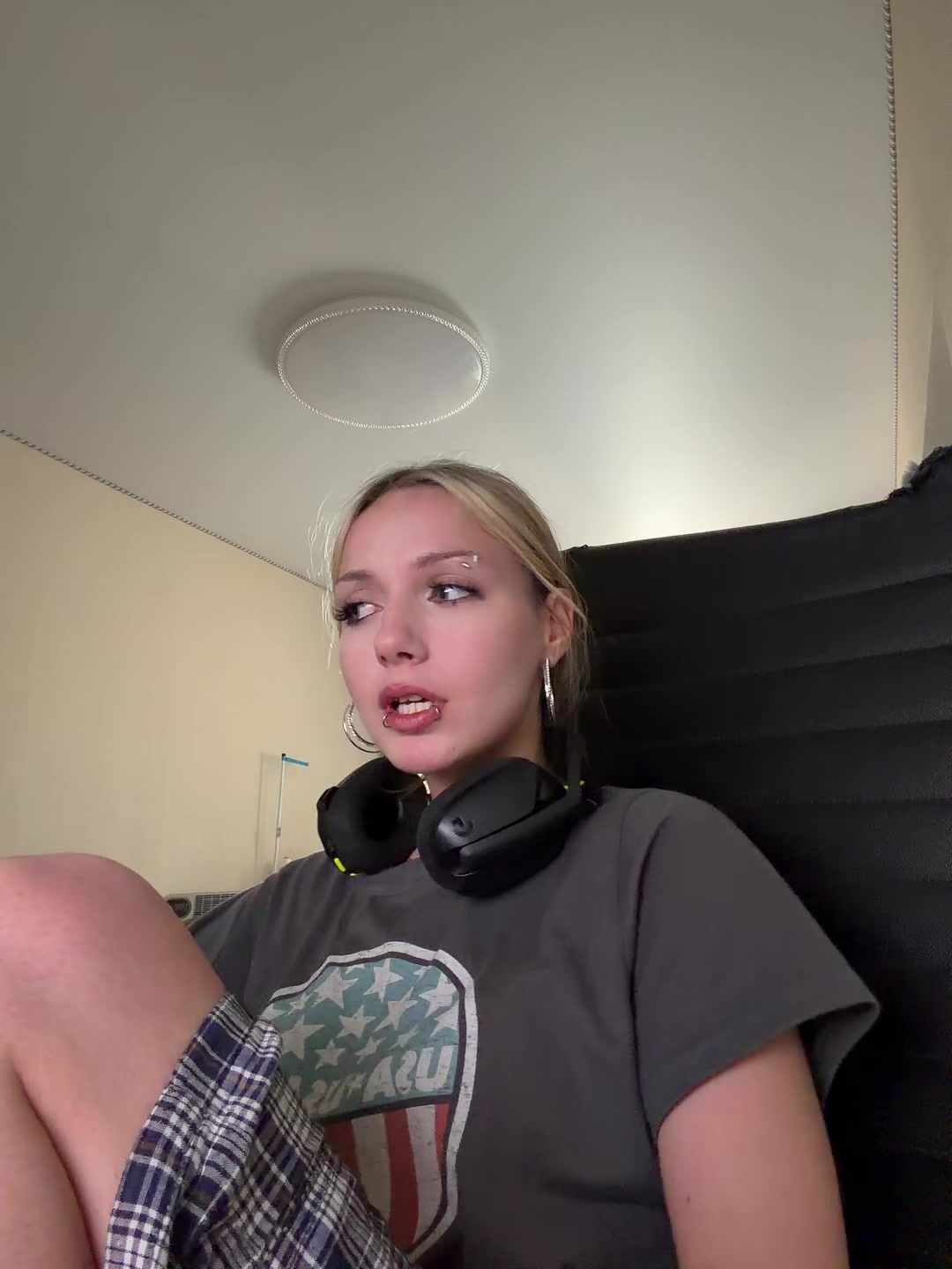 @мила